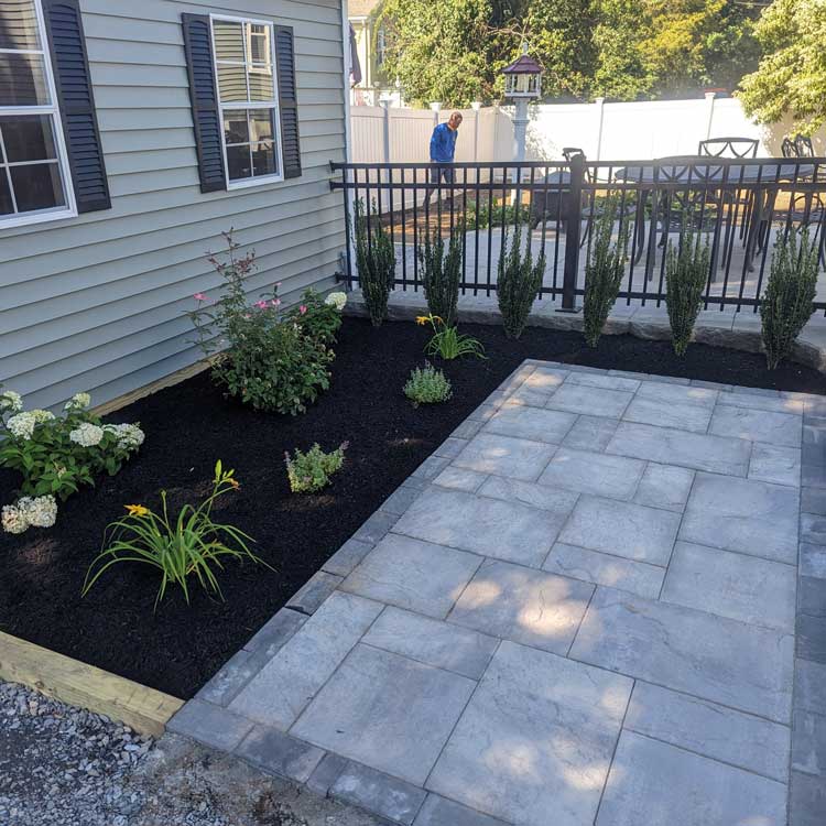 mulching services 750px